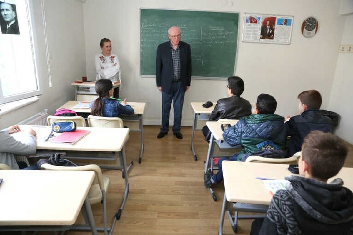 Gençlik Merkezi Hizmeti İçin Başkan Kazım Kurt\'a Teşekkür
