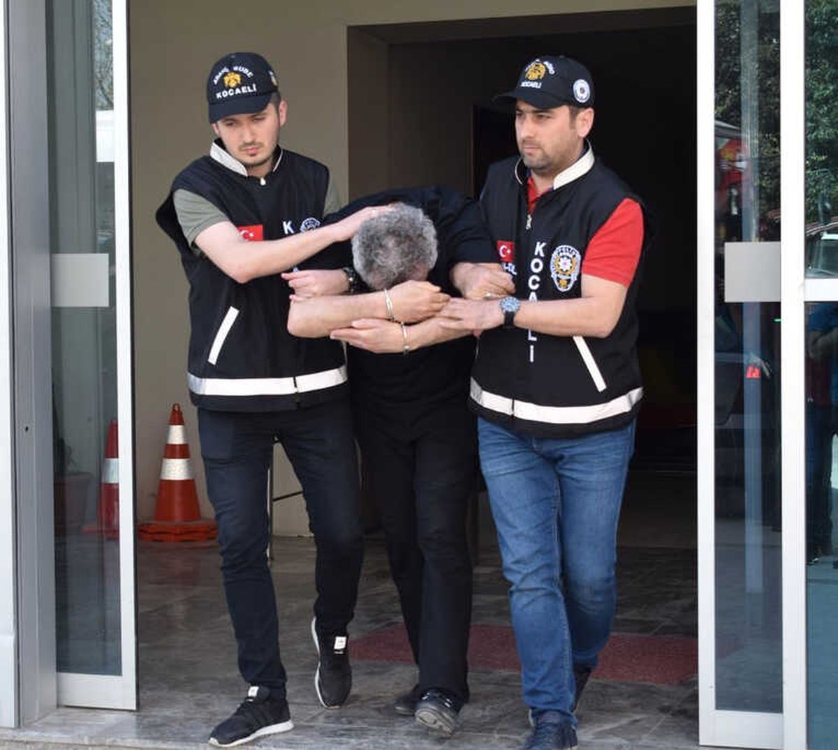 Hakim ve Savcı Rolünde Dolandırıcılık Yapmak İsteyen Şahıs Yakalandı