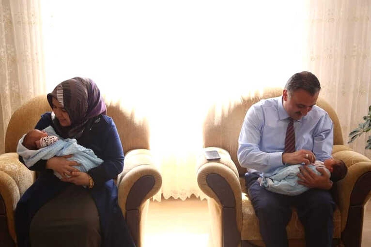İkiz Bebeklerine Recep Tayyip ve Ömer Halis İsmini Verdiler