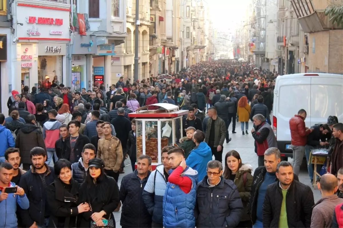 İstanbul 1 Yılda Yarım Milyona Yakın Göç Aldı