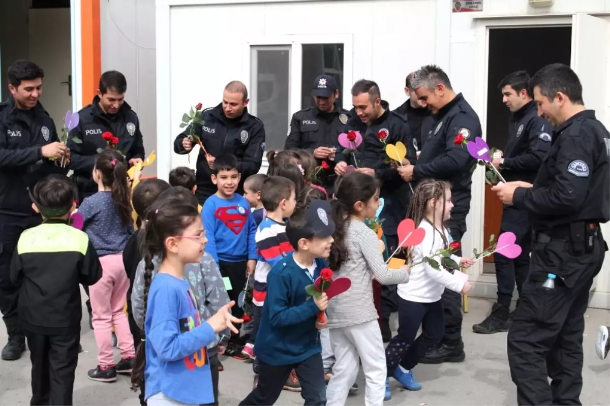 Kreş Öğrencileri Polis Amcalarını Unutmadı