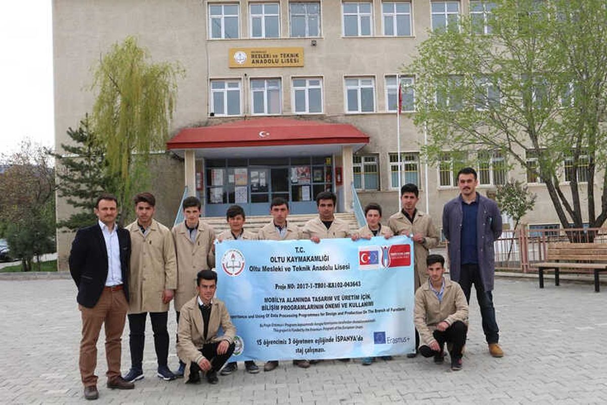 Mesleki ve Teknik Liseli Öğrenciler İspanya\'ya Gitmeye Hazırlanıyor