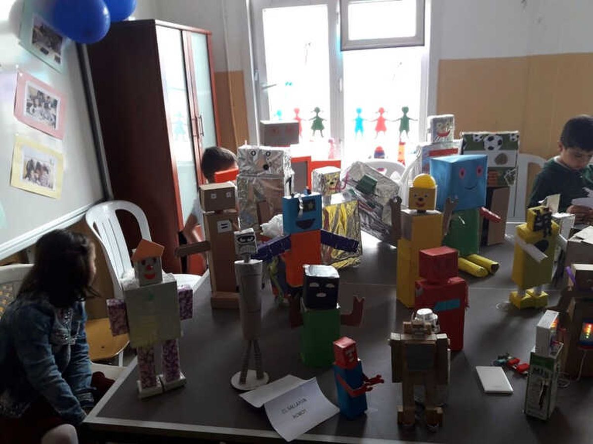 Minik Öğrencilerden Bilimsel Sergi