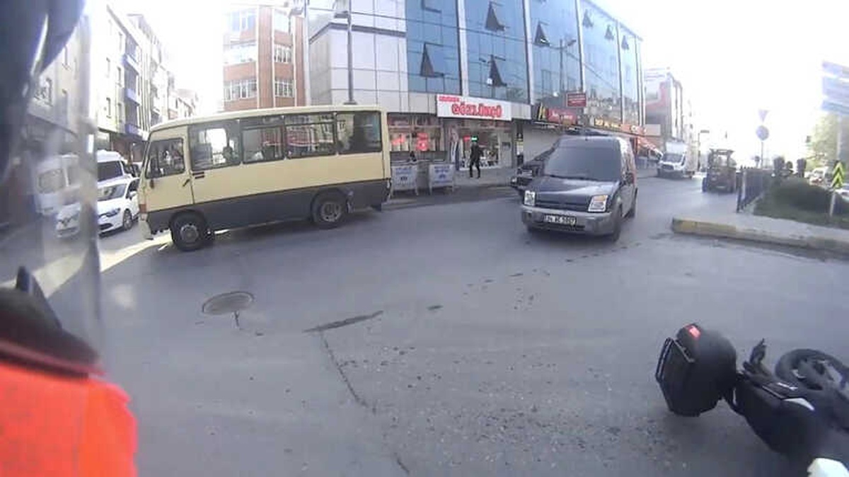 Ters Dönüş Yapan Araç Motosiklete Çarptı