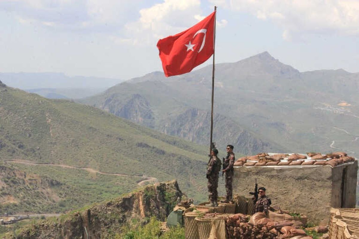 Özel Harekat Polisleri Sınırda Kuş Uçurtmuyor