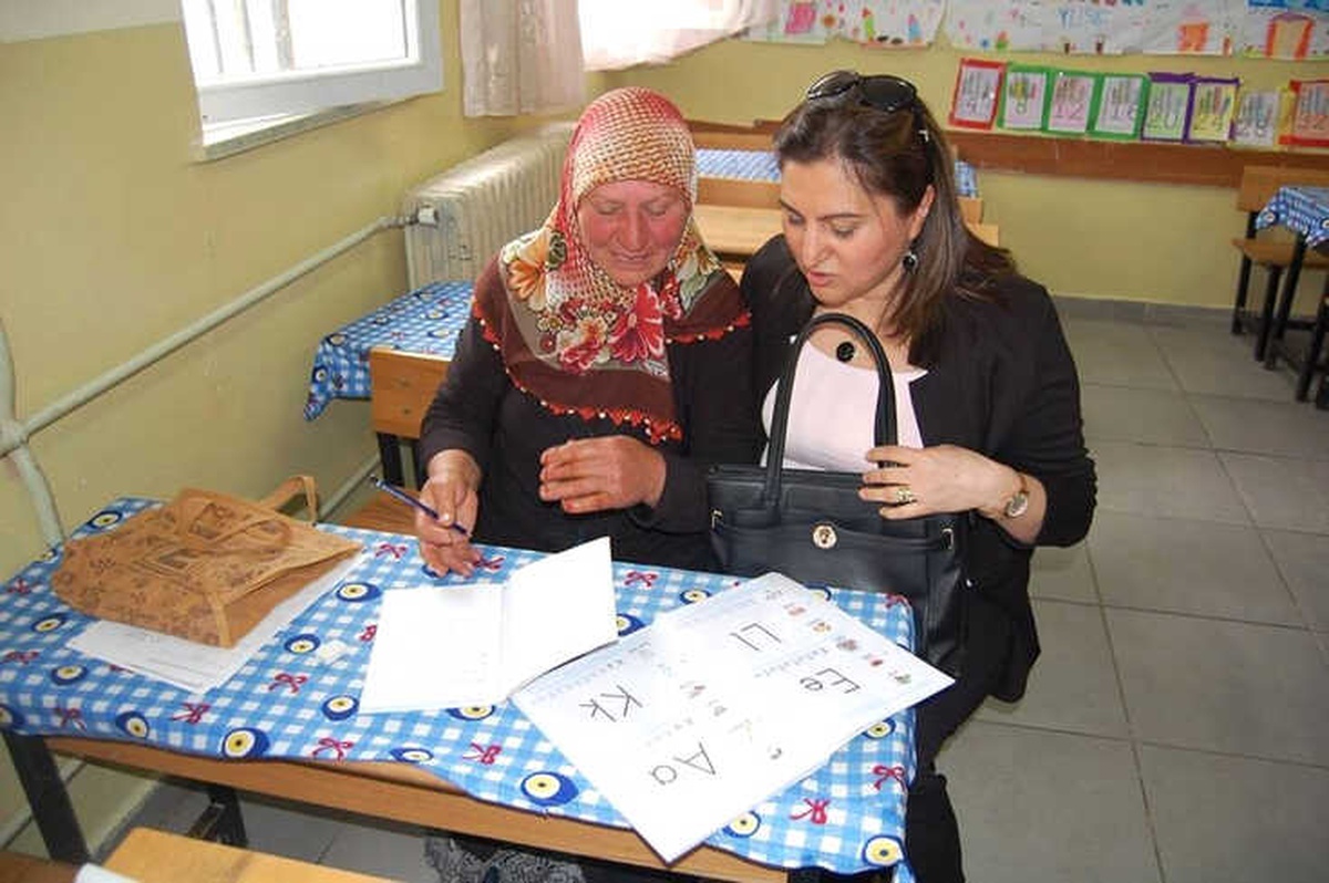 Sema Ünlü Kursiyerlerle Bir Araya Geldi