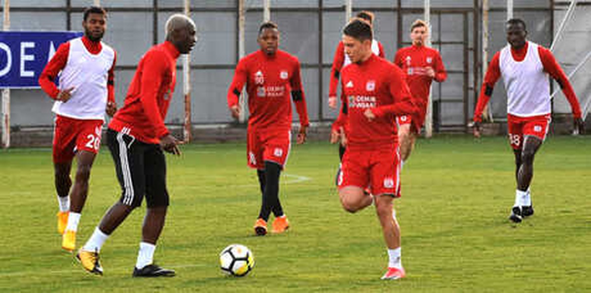 Sivasspor Galibiyete Şartlandı