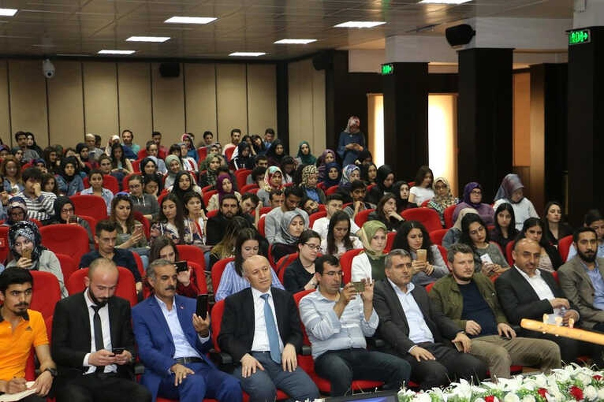 Son Büyük Abdal Neşet Ertaş\' Kbü\'de Anıldı