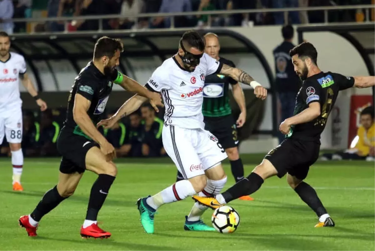 Spor Toto Süper Lig: T.m. Akhisarspor: 0 - Beşiktaş: 2 (İlk Yarı)