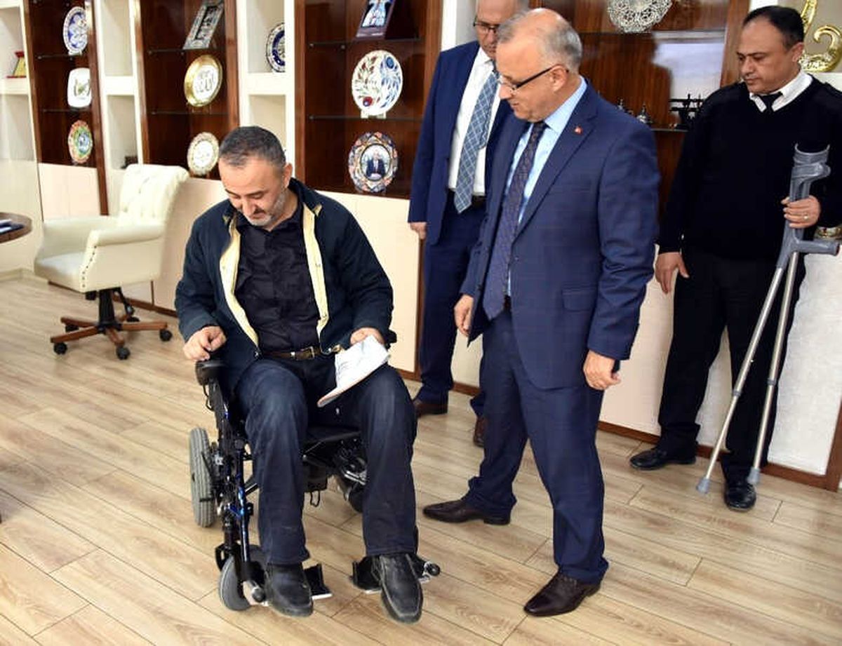 Tekerlekli Sandalyesi Çalınan Engelliye Başkan Kayda\'dan Yardım Eli