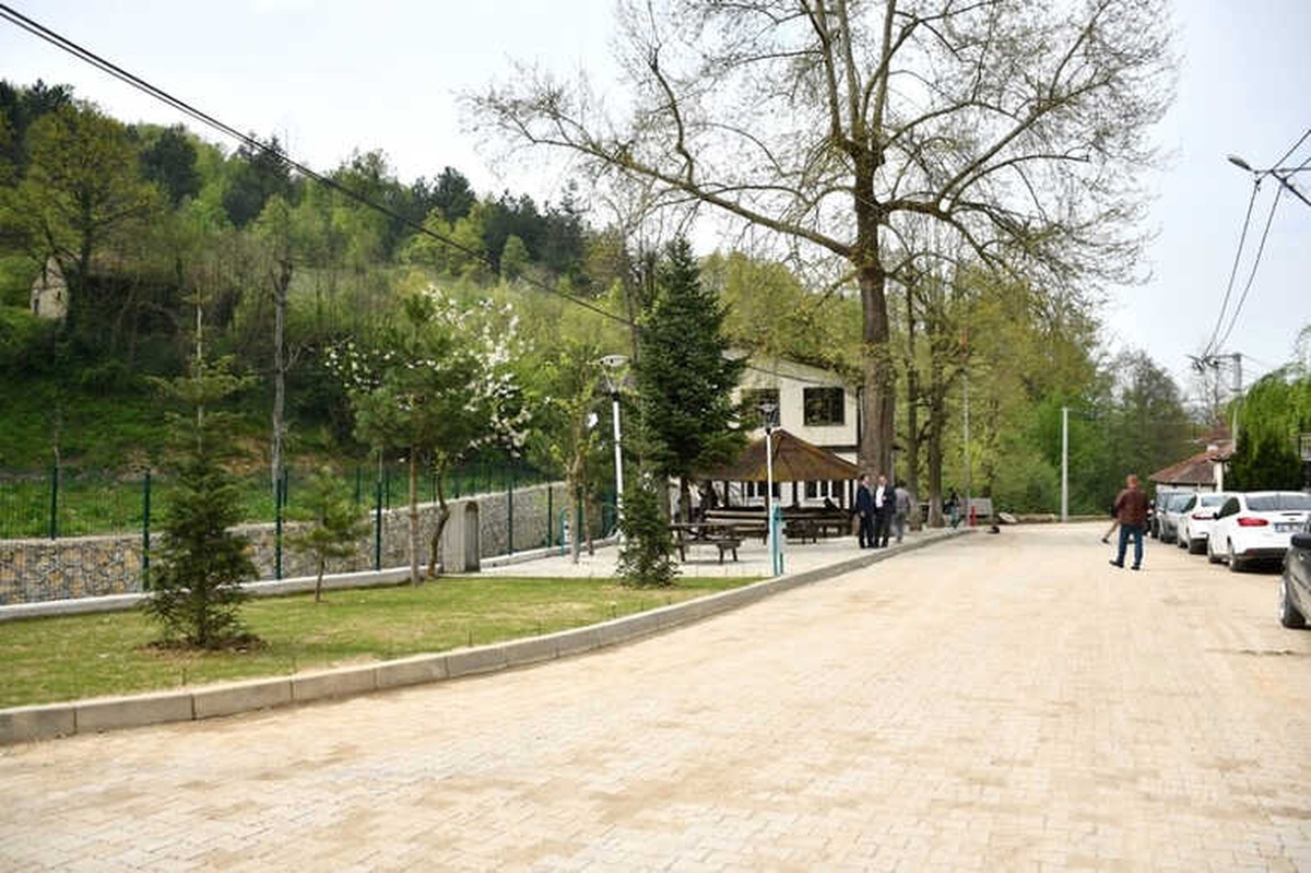 Tüfekçikonak Yeni Meydanına Kavuştu