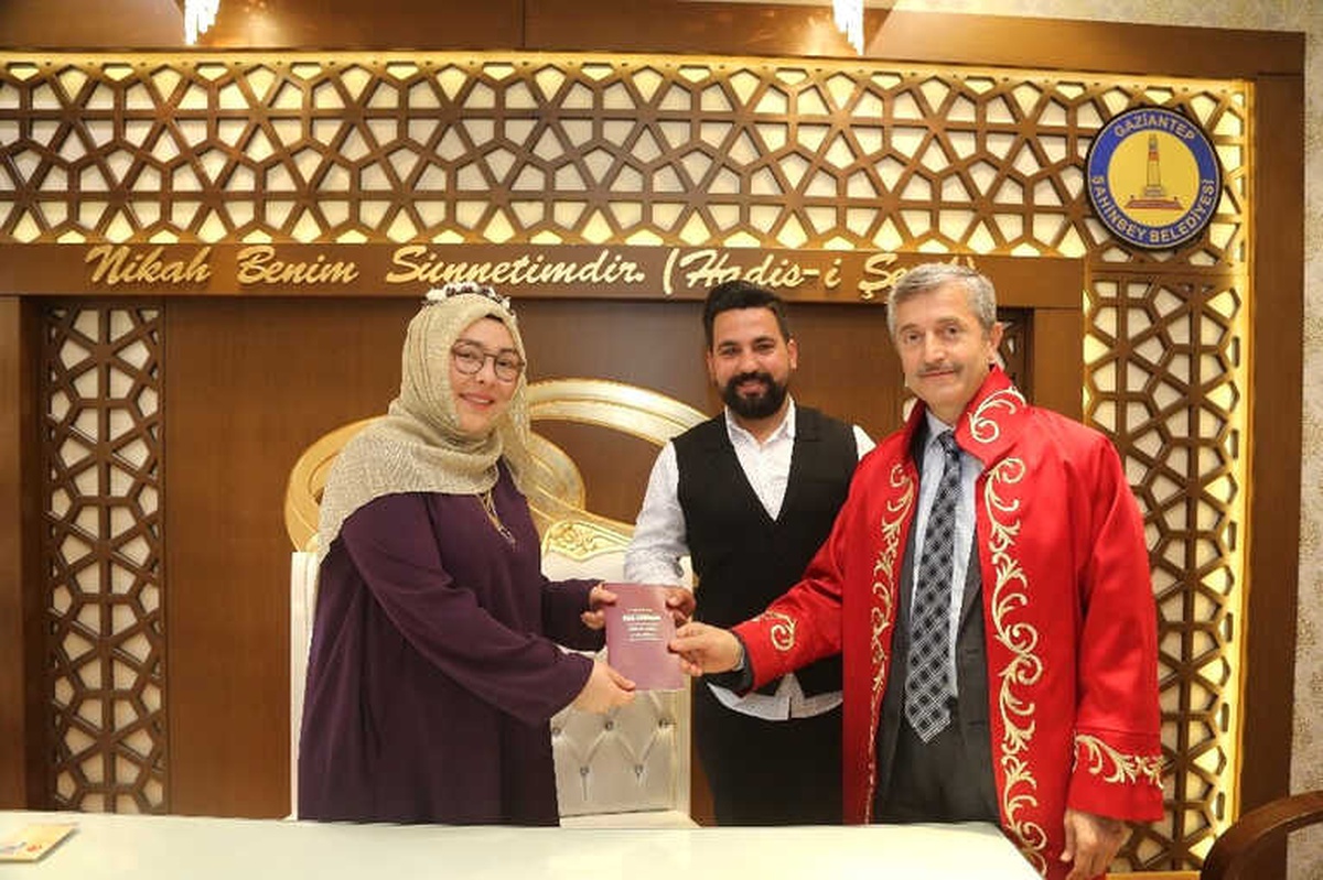 Türkiye\'nin En Fazla Nikah Kayan Belediyesinde Kıyım Son Sürat