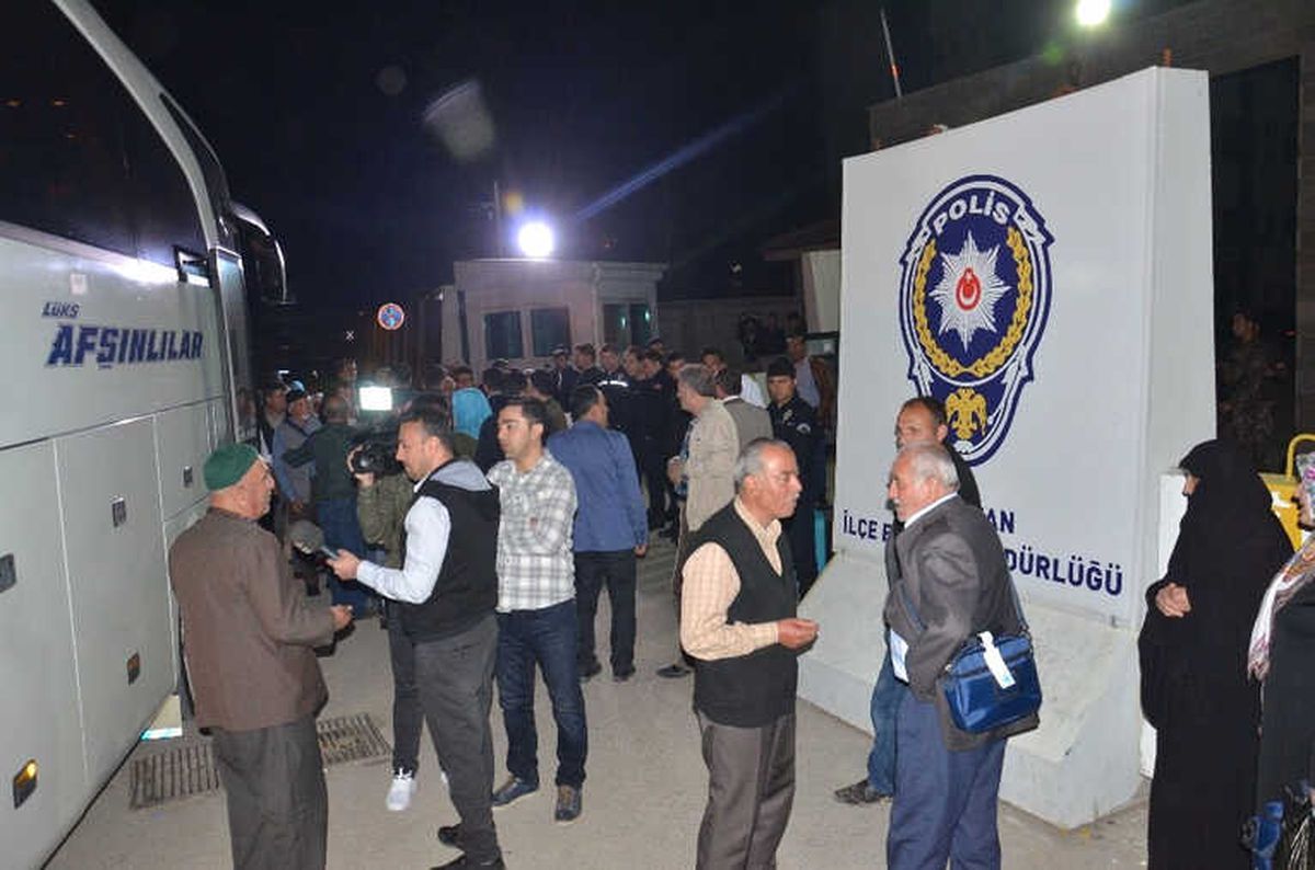 Umre Vaadiyle Dolandırıcılık Yaptıkları İddia Edilen 2 Kişi Gözaltına Alındı