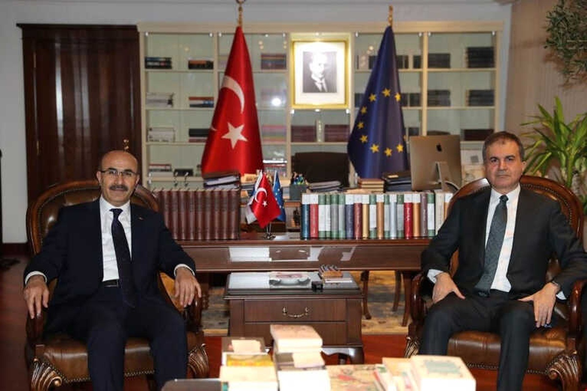 Vali Demirtaş, Bakan Çelik\'i Makamında Ziyaret Etti