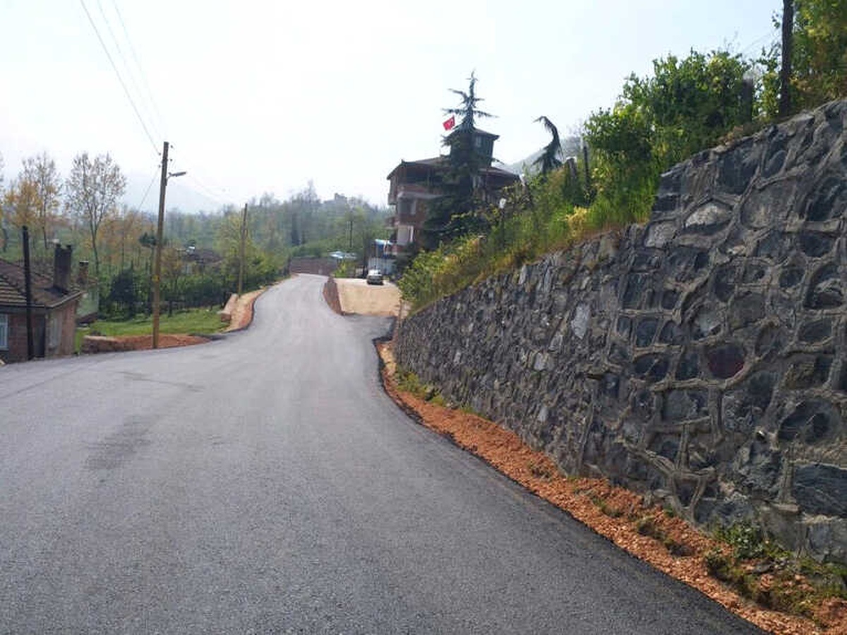 Yılmaz: "Fatsa\'ya Bu Yıl 64 Km Sıcak Asfalt Dökülecek"
