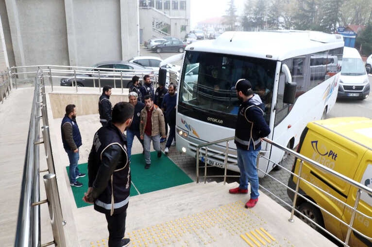 Zonguldak Merkezli Fetö/pdy Operasyonunda 21 Şüpheli Adliyeye Sevk Edildi