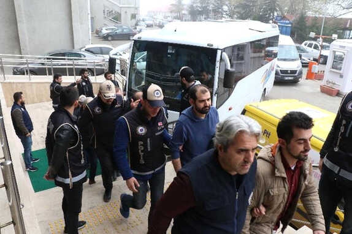 Zonguldak\'taki Fetö/pdy Operasyonunda 9 Tutuklama