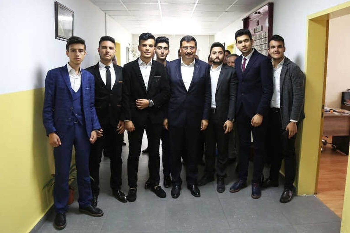 Başkan Ak Lise Öğrencileriyle Sohbet Etti