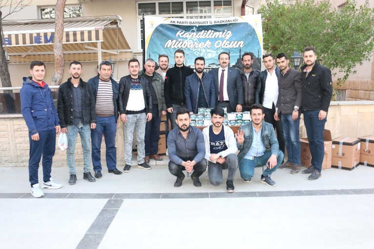 Başkan Yumak Kandil Simidi İkram Etti