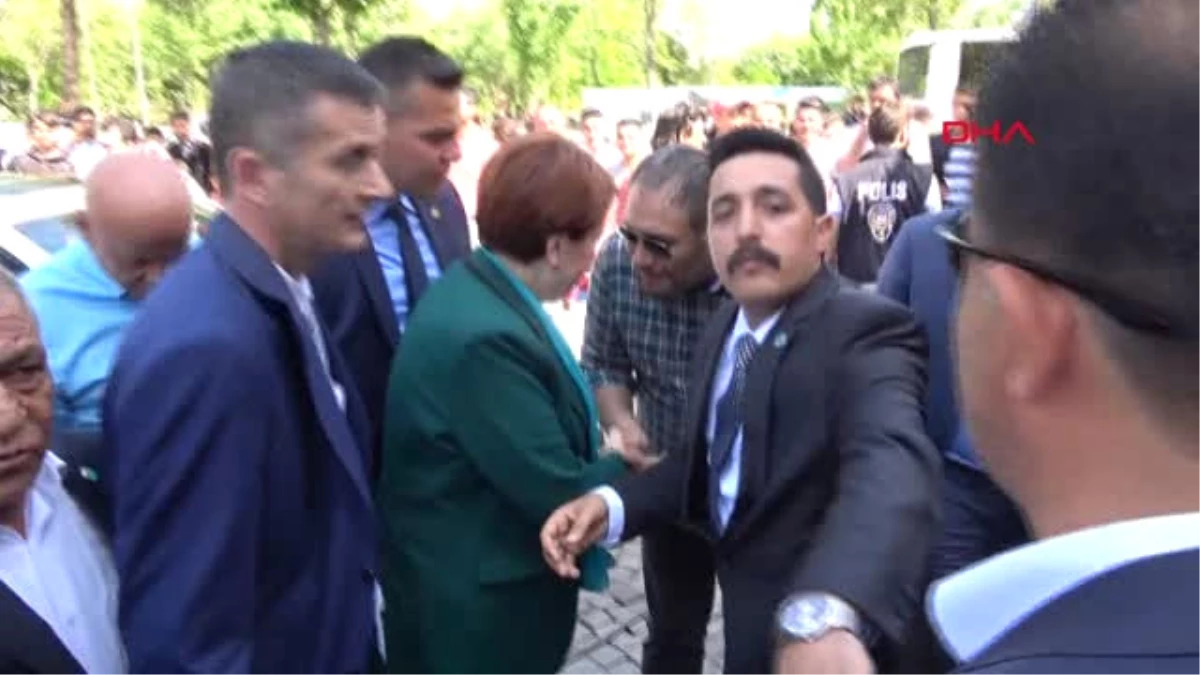 Batman Akşener, Batman\'da Beyaz Tülbentle Konuştu