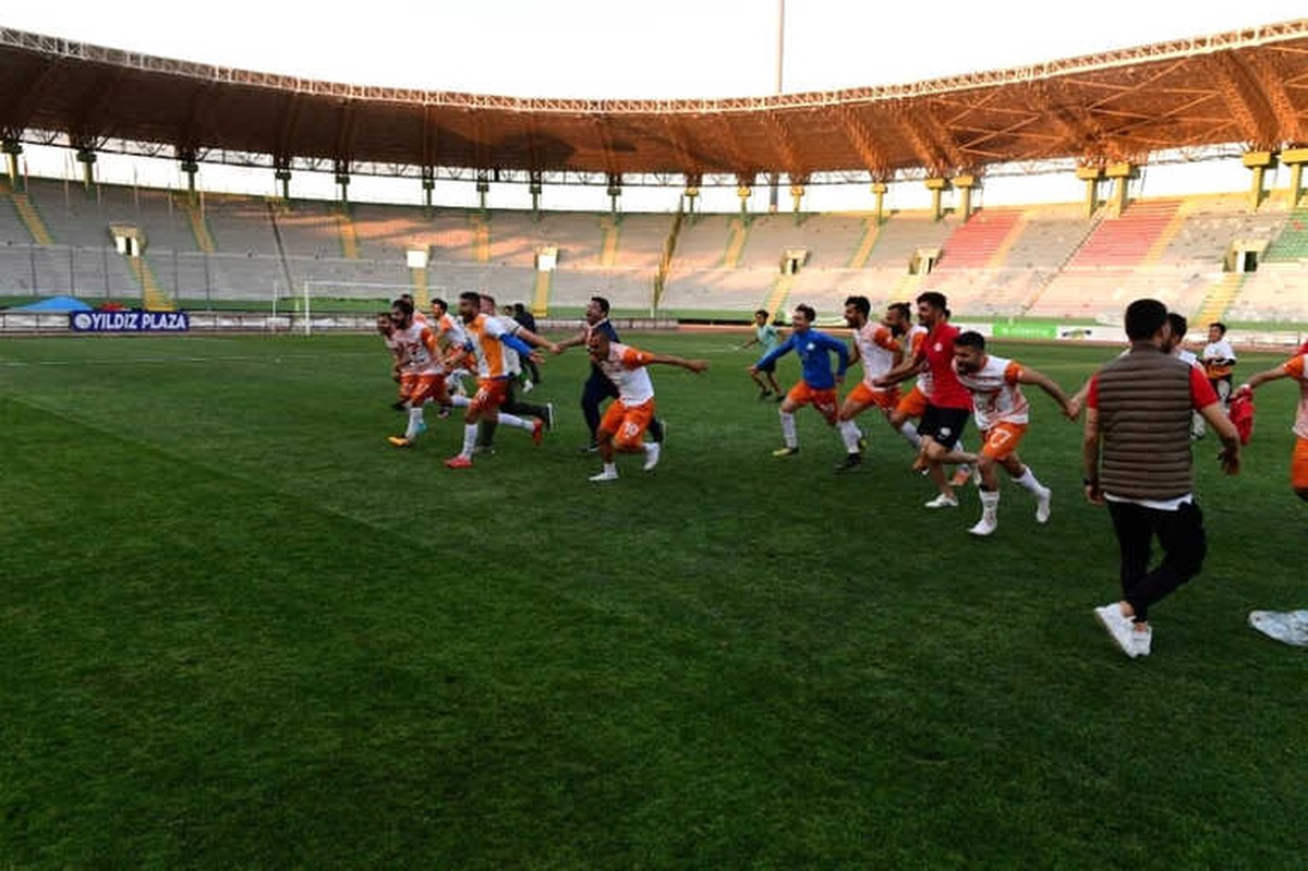 Büyükşehir Namağlup Bal Ligine Çıktı