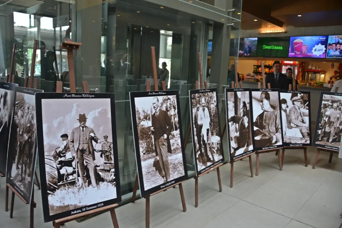 Hanri Benazus\'un Atatürk Fotoğrafları Sergisi Bergama\'da