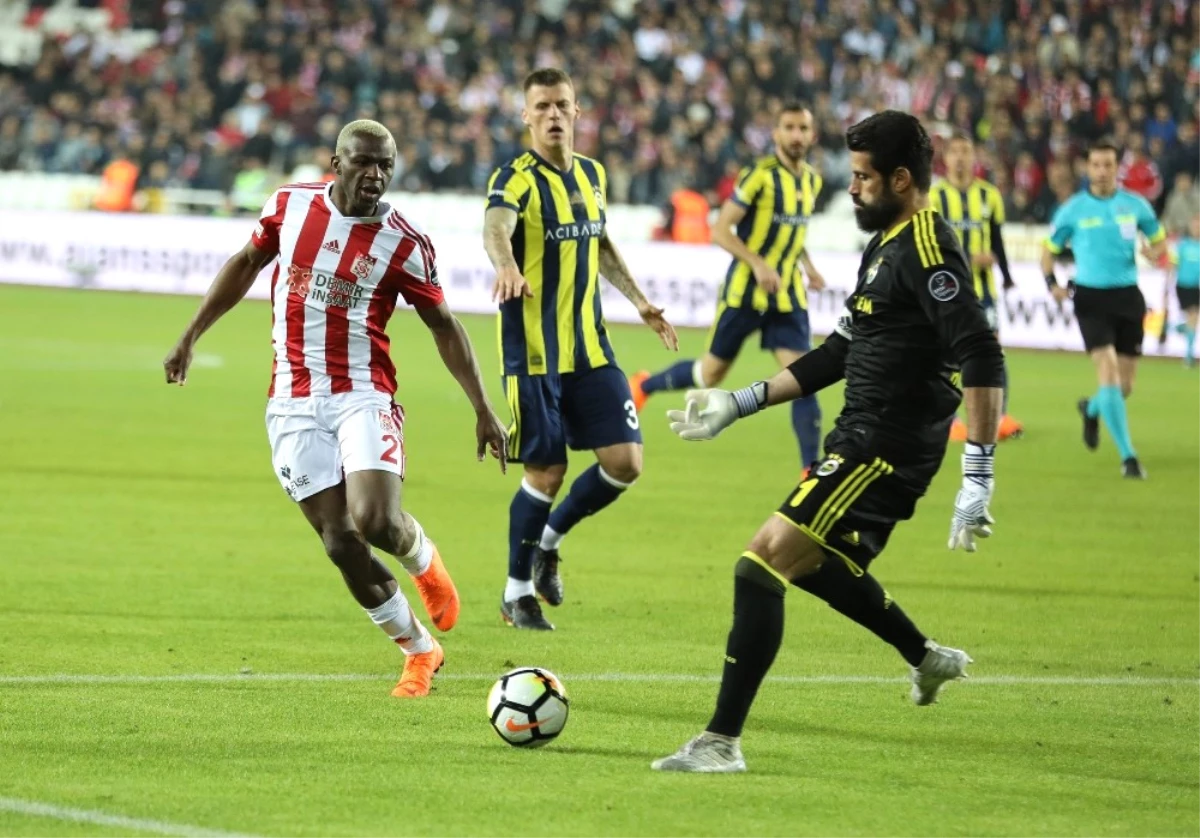 Spor Toto Süper Lig: Demir Grup Sivasspor: 1 - Fenerbahçe: 2 (Maç Sonucu)