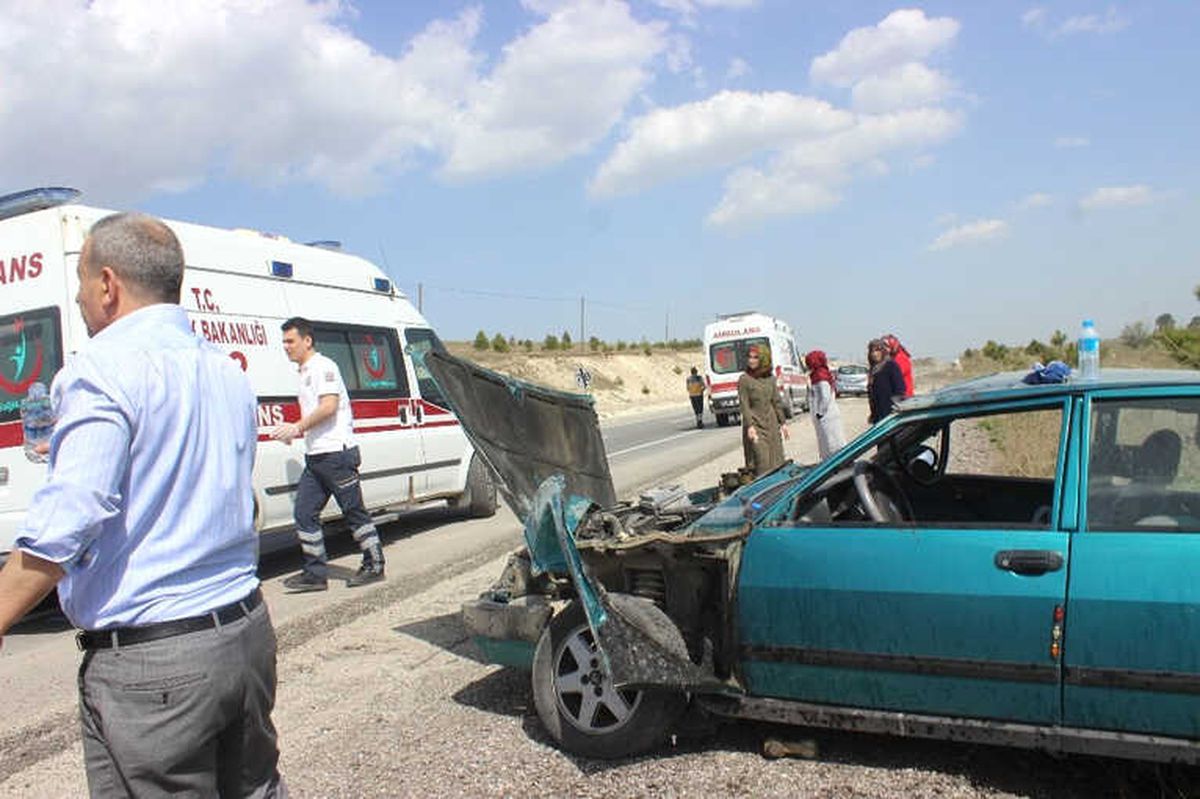 Tavşanlı\'da Trafik Kazası: 2 Yaralı