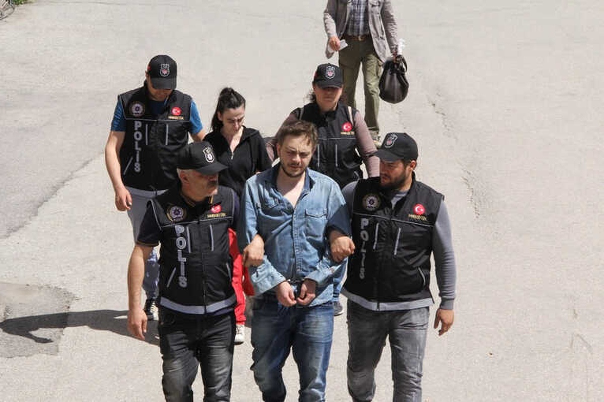 Uyuşturucu Tacirleri Adliyeye Sevk Edildi