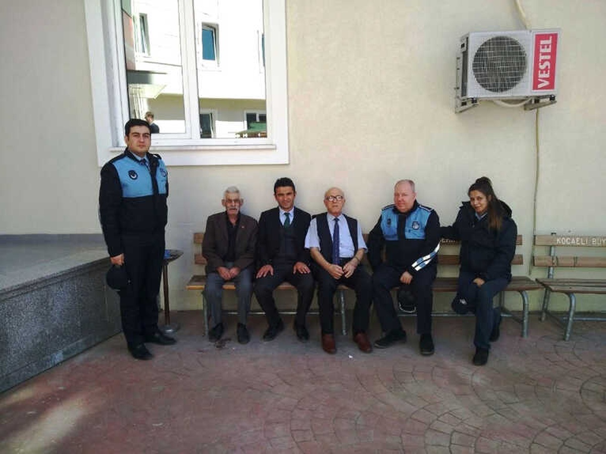 Zabıtalardan Huzurevi Sakinlerine Ziyaret