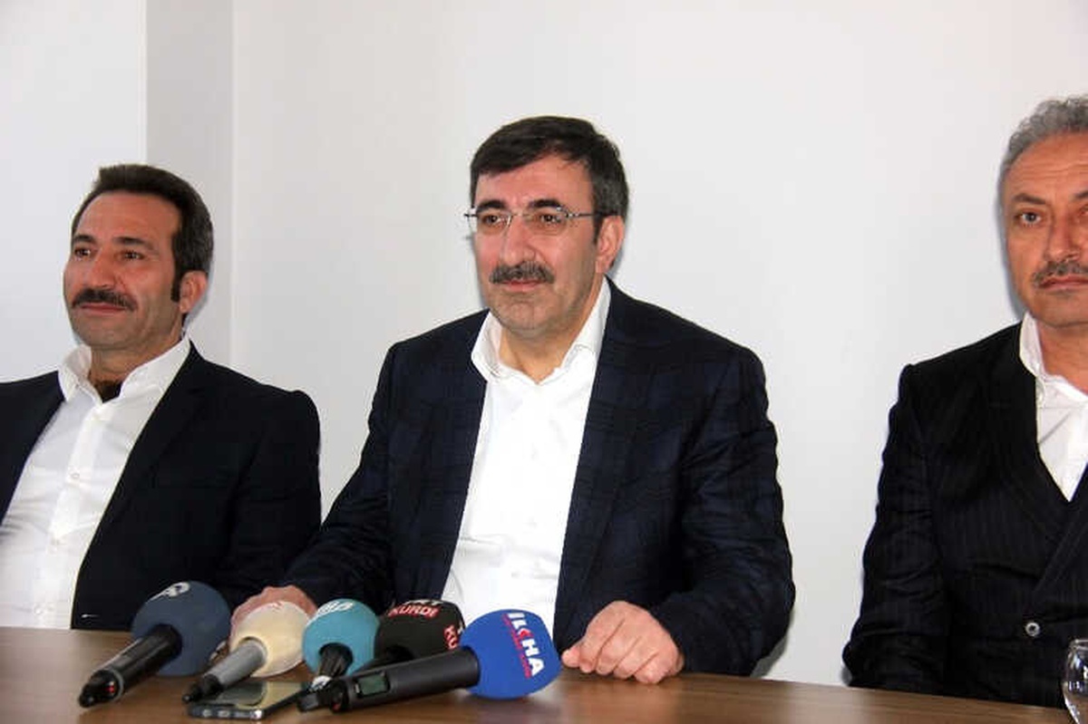 AK Parti Genel Başkan Yardımcısı Yılmaz: "Meşru Hükümetleri Devirmeye Çalışanlar Artık Bedel Ödemek...