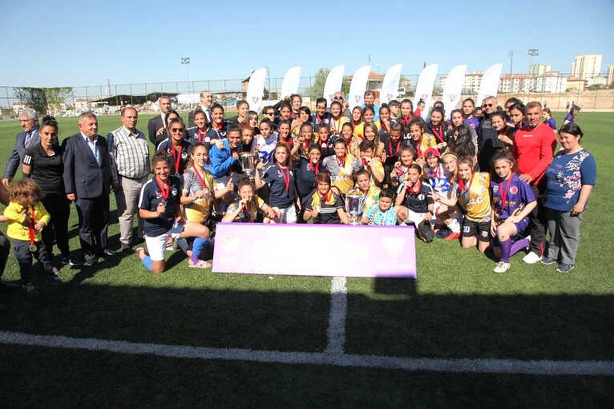 Alg Spor ve Hakkarigücü Birinci Lige Yükseldi