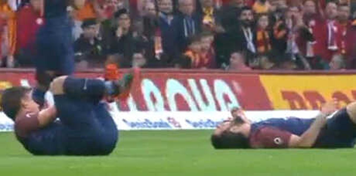 Donk Önce Arda Sonra Emre\'yi Yere Düşürdü