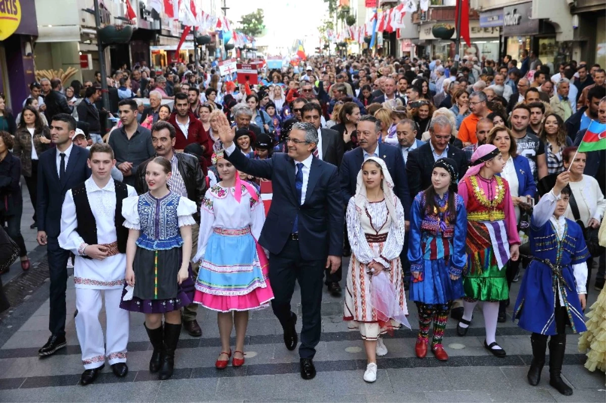 Dünya Çocukları Karşıyaka\'ya Geliyor