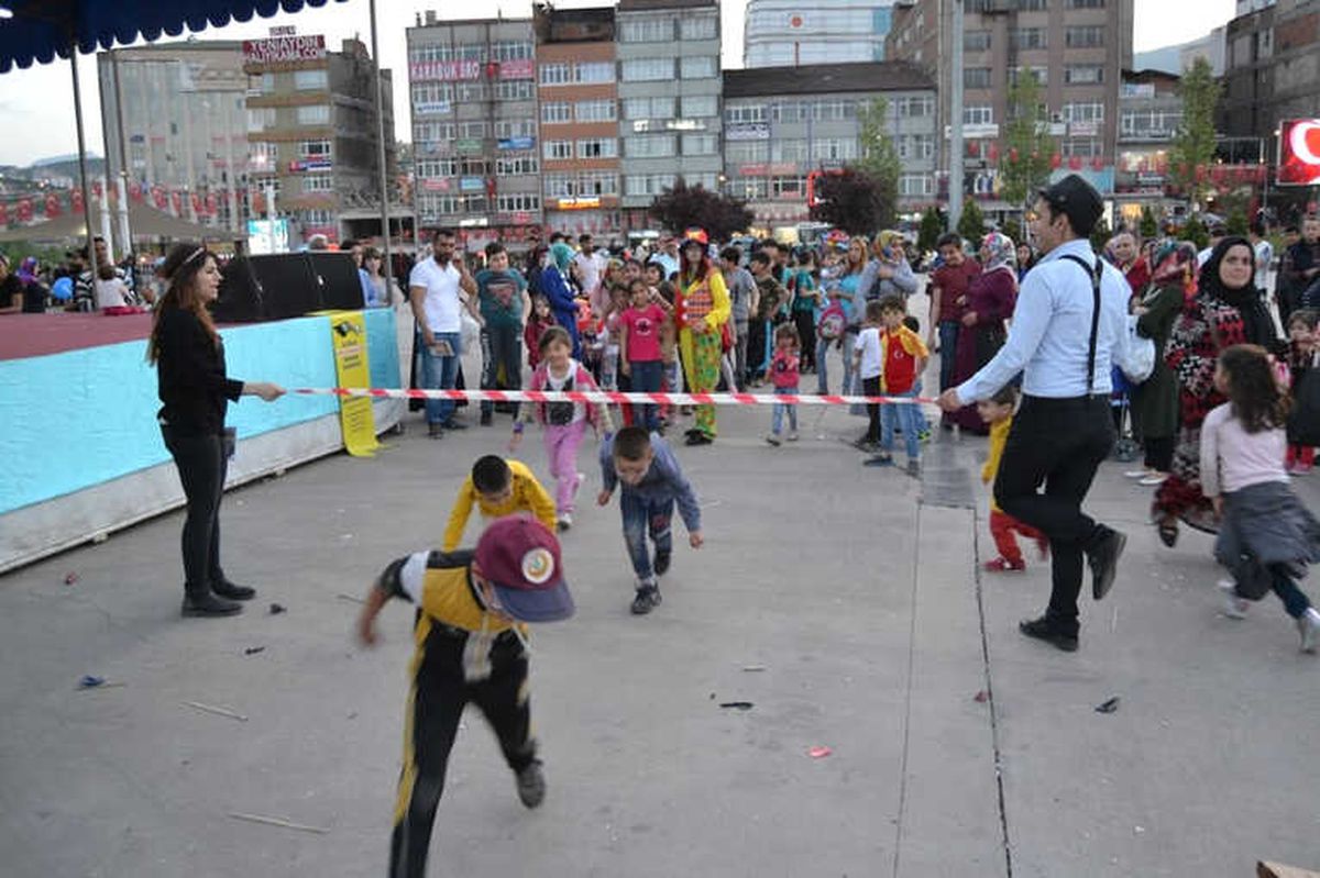 Esnaf Günlerinde Çocuklar Unutulmadı