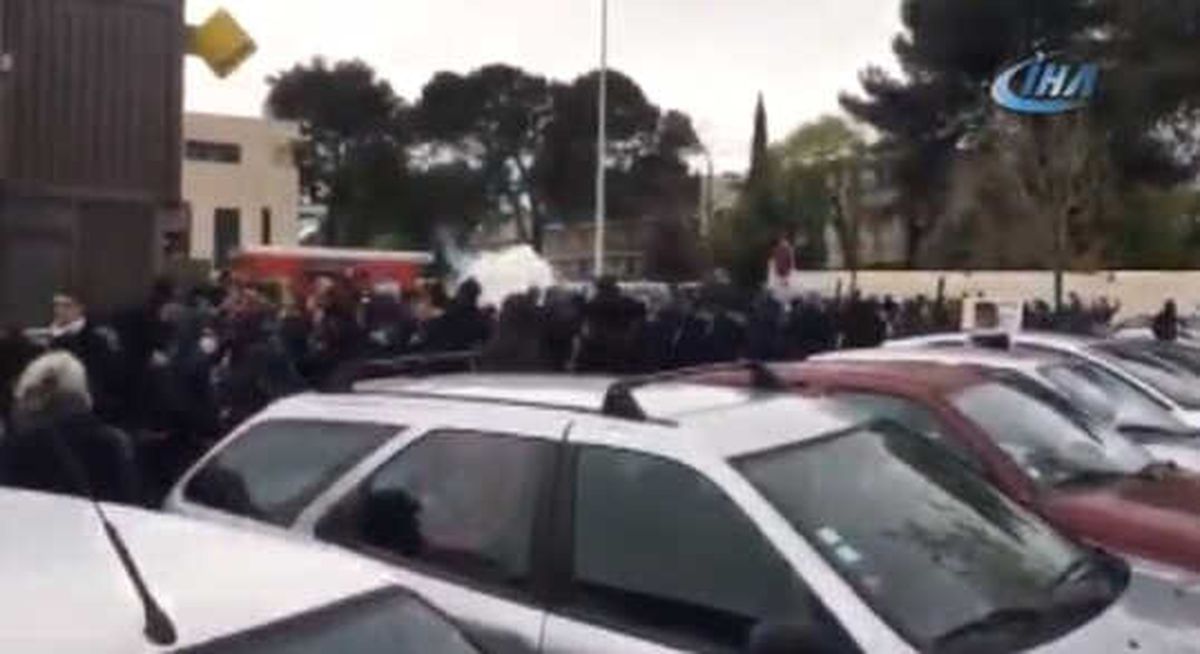 Fransa\'da Göstericilerle Polis Arasında Çatışma: 51 Gözaltı