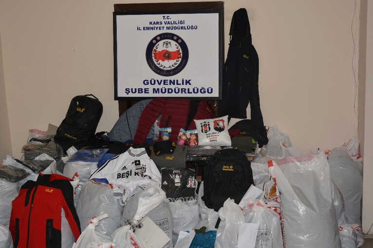 Kars\'ta Tescilli Markaları İzinsiz Satan İş Yerlerine Operasyon Düzenlendi