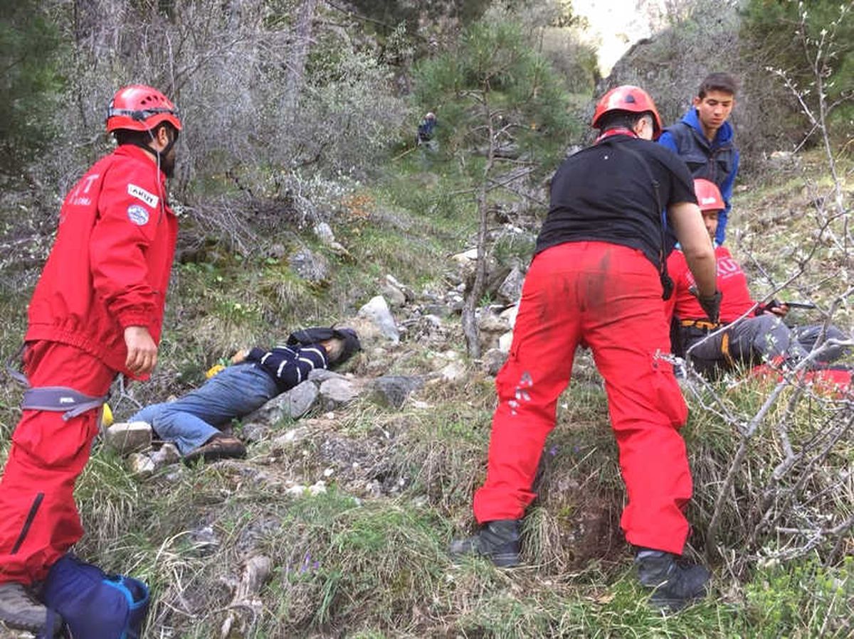 Mantar Toplarken Canından Oldu