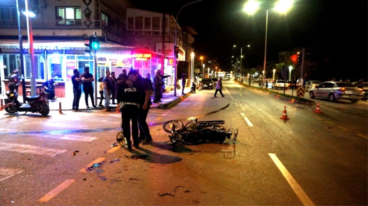 Sarıgöl\'de Motosiklet Kazası: 3 Yaralı