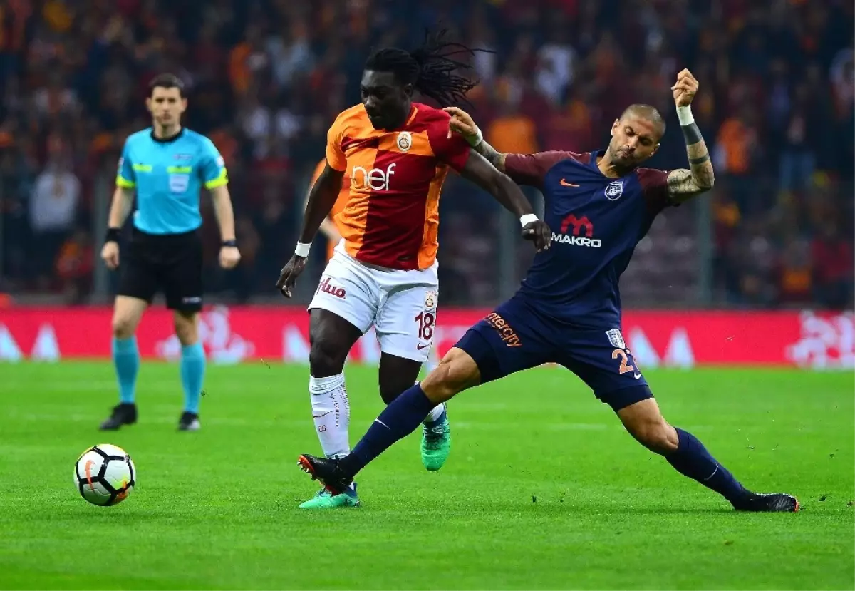 Spor Toto Süper Lig: Galatasaray: 2 - Medipol Başakşehir: 0 (Maç Sonucu)