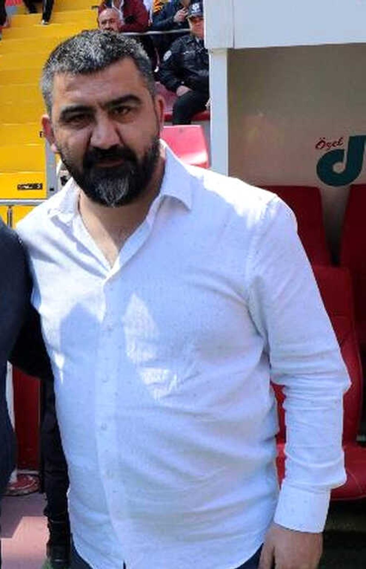 Ümit Özat: "Oyuncular Diken Üstünde Olmayı Çok Seviyor"