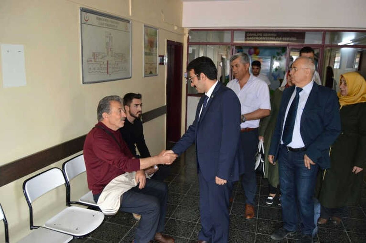 AK Parti Burdur Yönetimi Hastalara Moral Verdi