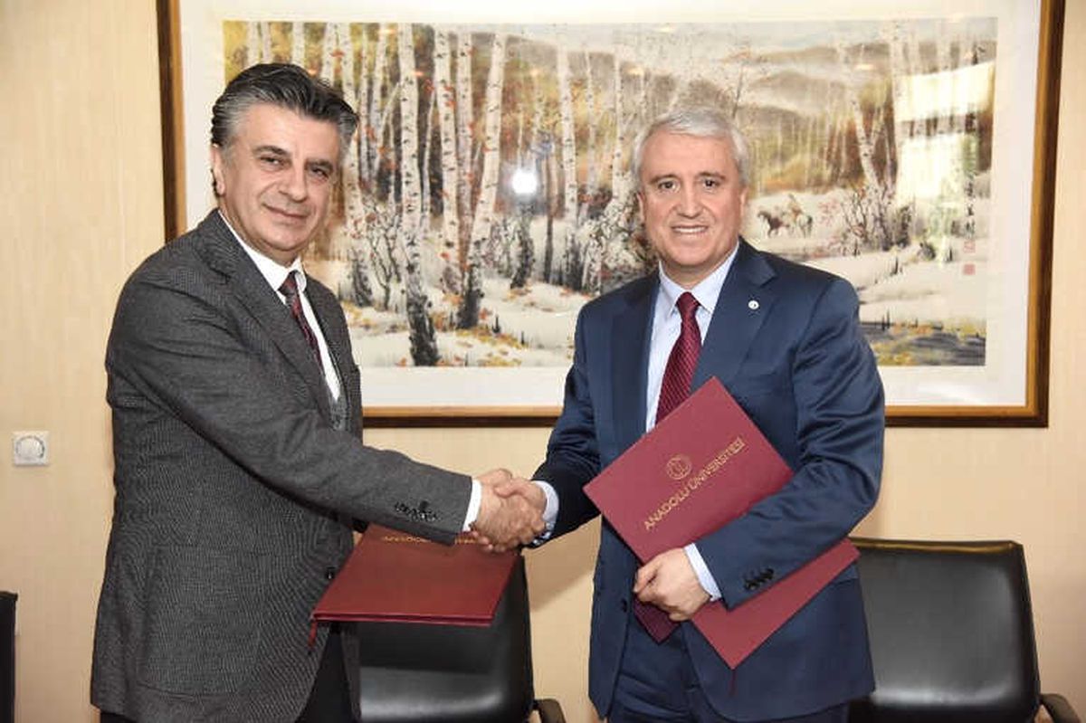 Anadolu Üniversitesi ile Türkiye Turist Rehberleri Birliği Arasında İş Birliği Protokolü