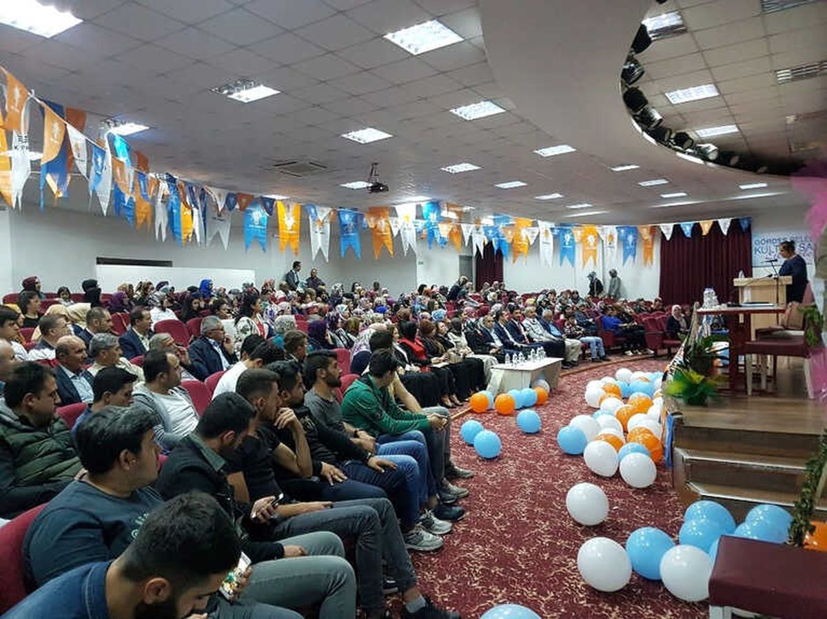 Başkan Eren Gördes\'te Güven Tazeledi