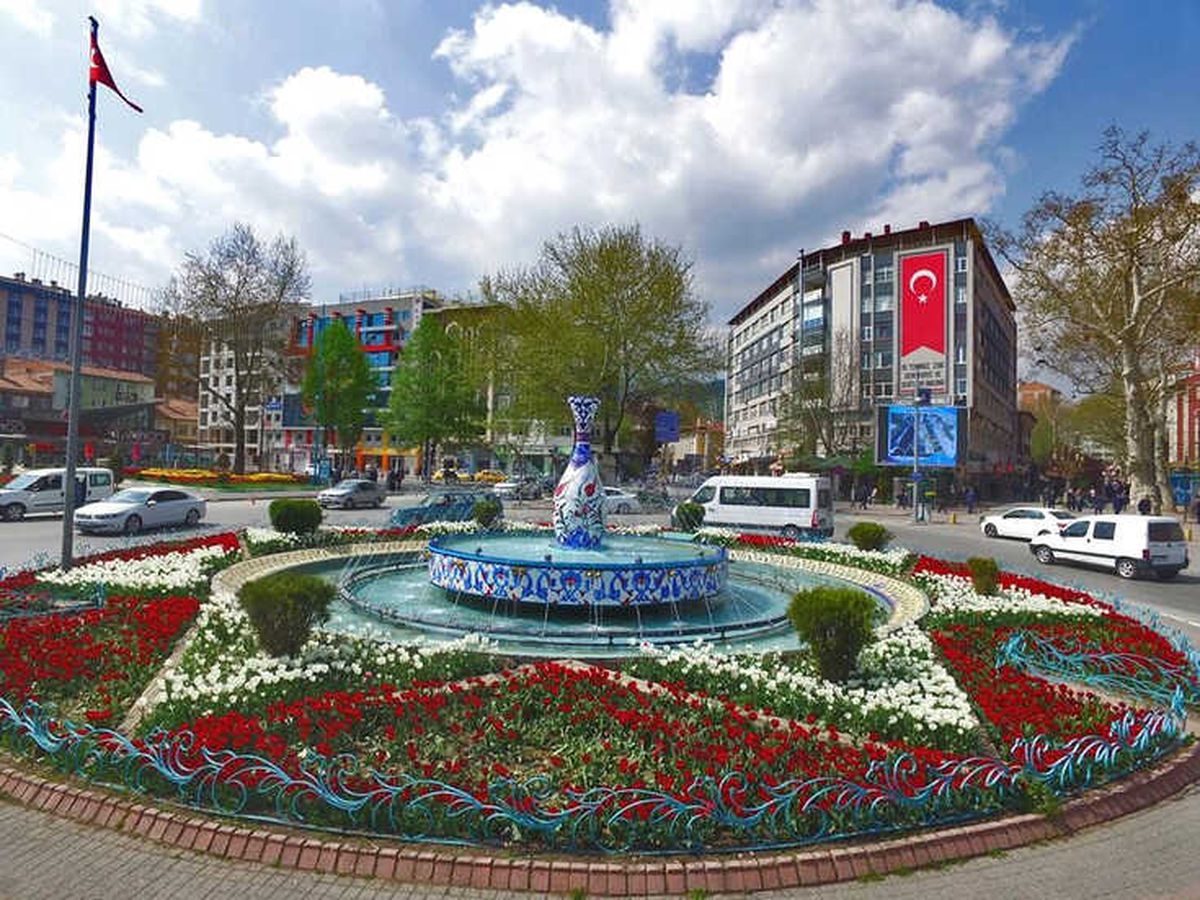 Başkan Kamil Saraçoğlu: Kütahya\'da 1 Milyon Çiçek Toprakla Buluştu