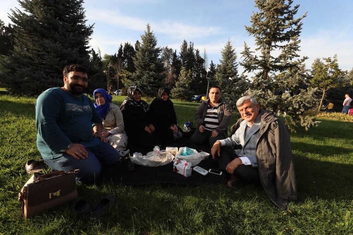 Başkan Karaosmanoğlu, Seka Park\'ta Vatandaşlarla Bir Araya Geldi