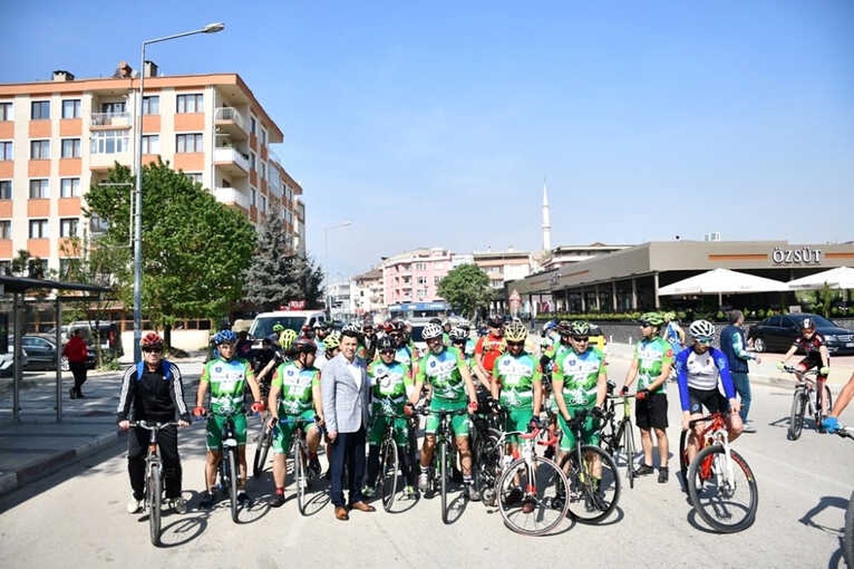 Bisikletçiler Baharı İnegöl Turu ile Karşıladı