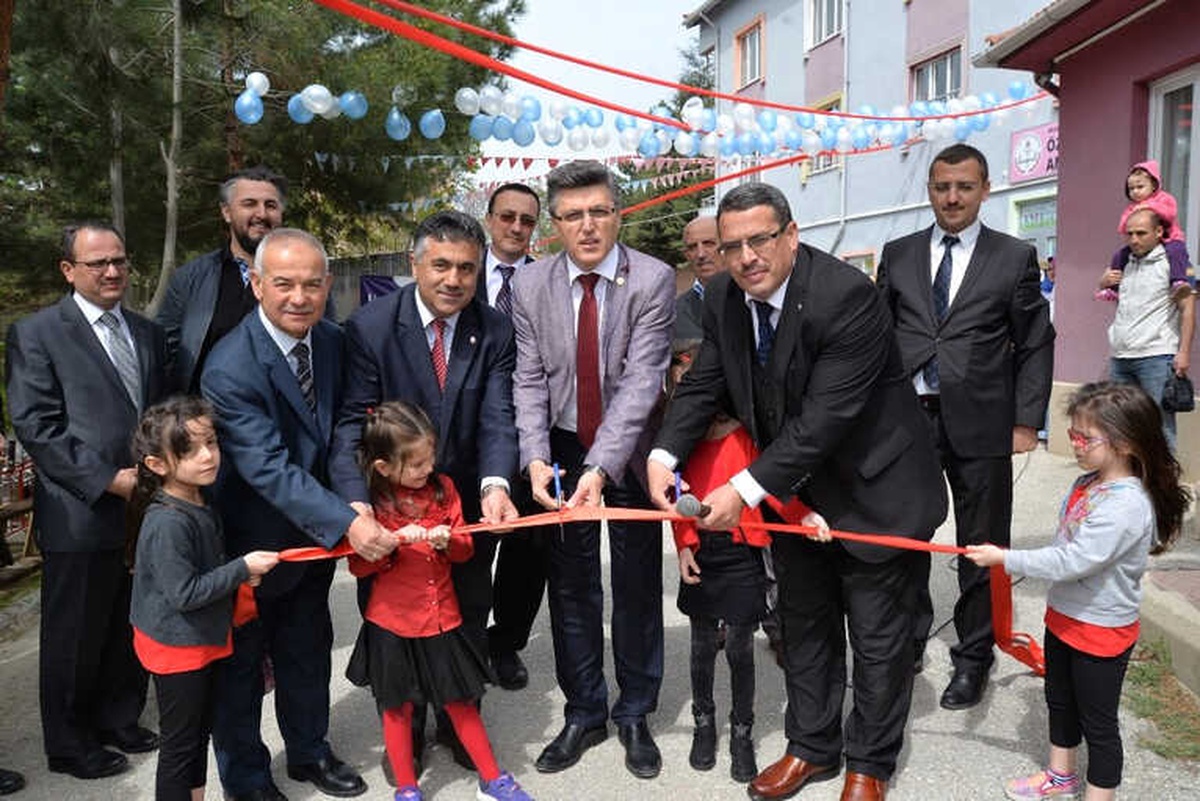 Bozüyük\'te Öğrenciler Yararına Kermes