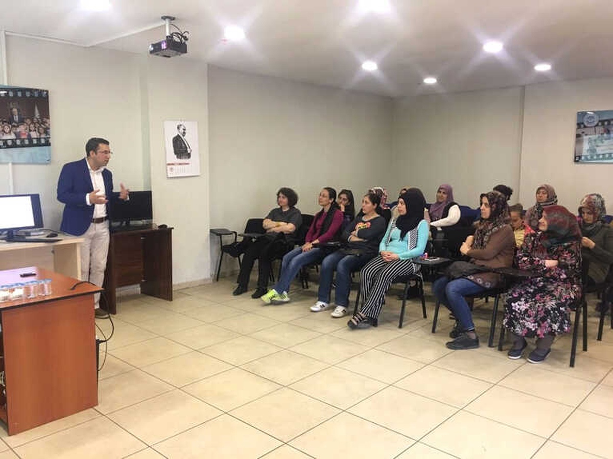 Büyükdere Halk Merkezi\'nde Alerji Semineri Yapıldı