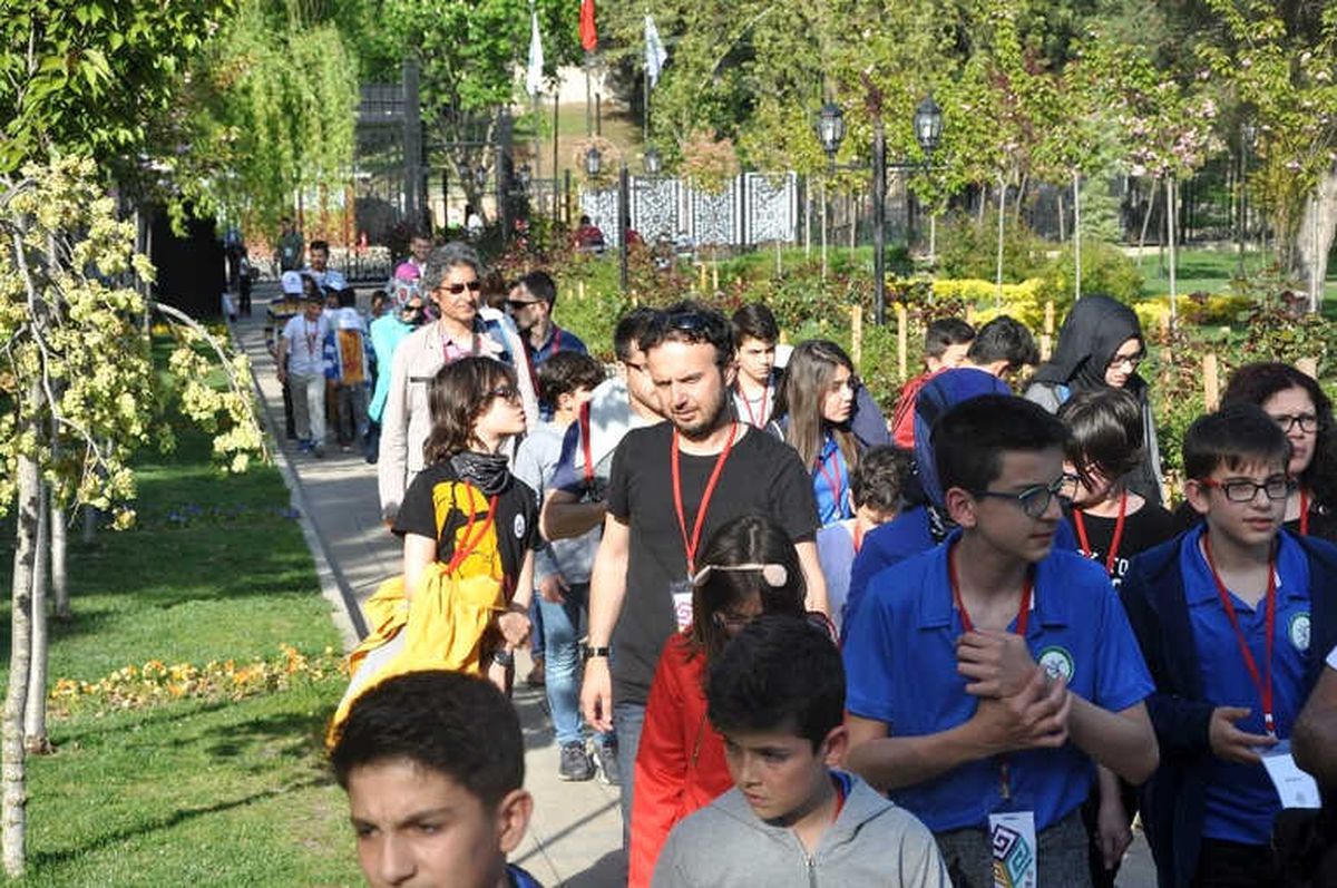 Çeşitli İllerinden Bilecik\'e Gelen 250 Öğrenci Kentin Tarihi ve Kültürel Mekanlarını Gezdi
